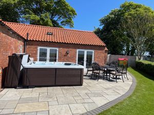 Hot Tub Patio area- click for photo gallery